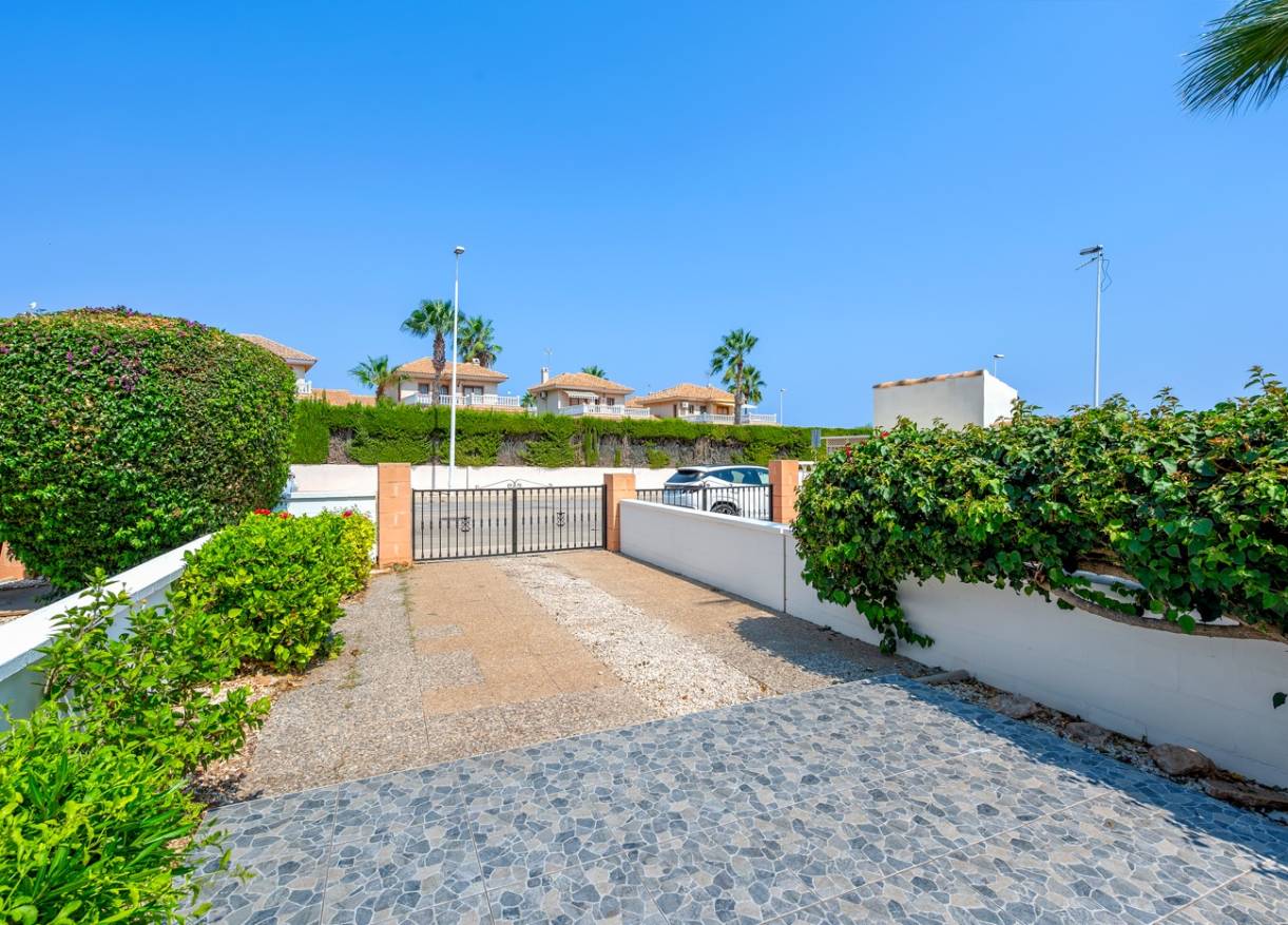Bestaand - Townhouse / Semi-detached - Orihuela Costa - Los Dolses