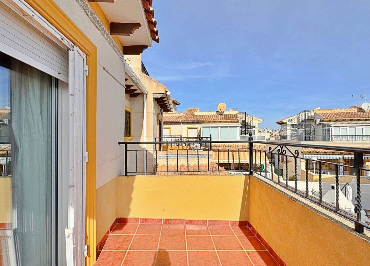 Bestaand - Townhouse / Semi-detached - Orihuela Costa - La Campana