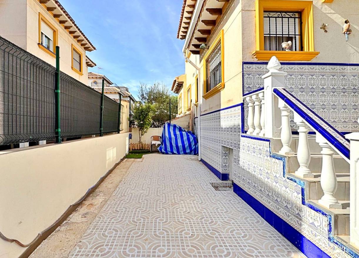 Bestaand - Townhouse / Semi-detached - Orihuela Costa - La Campana