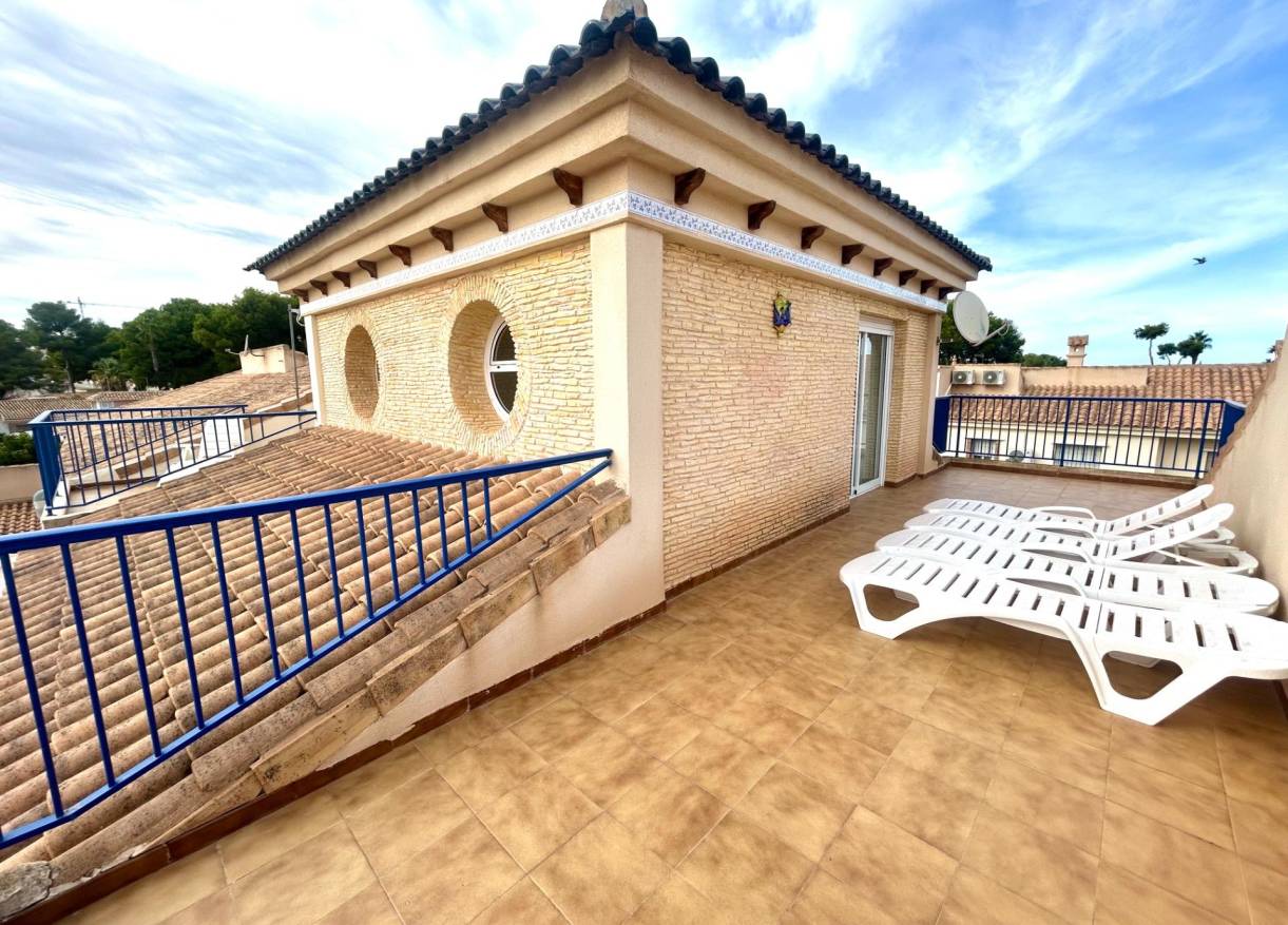 Bestaand - Townhouse / Semi-detached - Orihuela Costa - Campoamor
