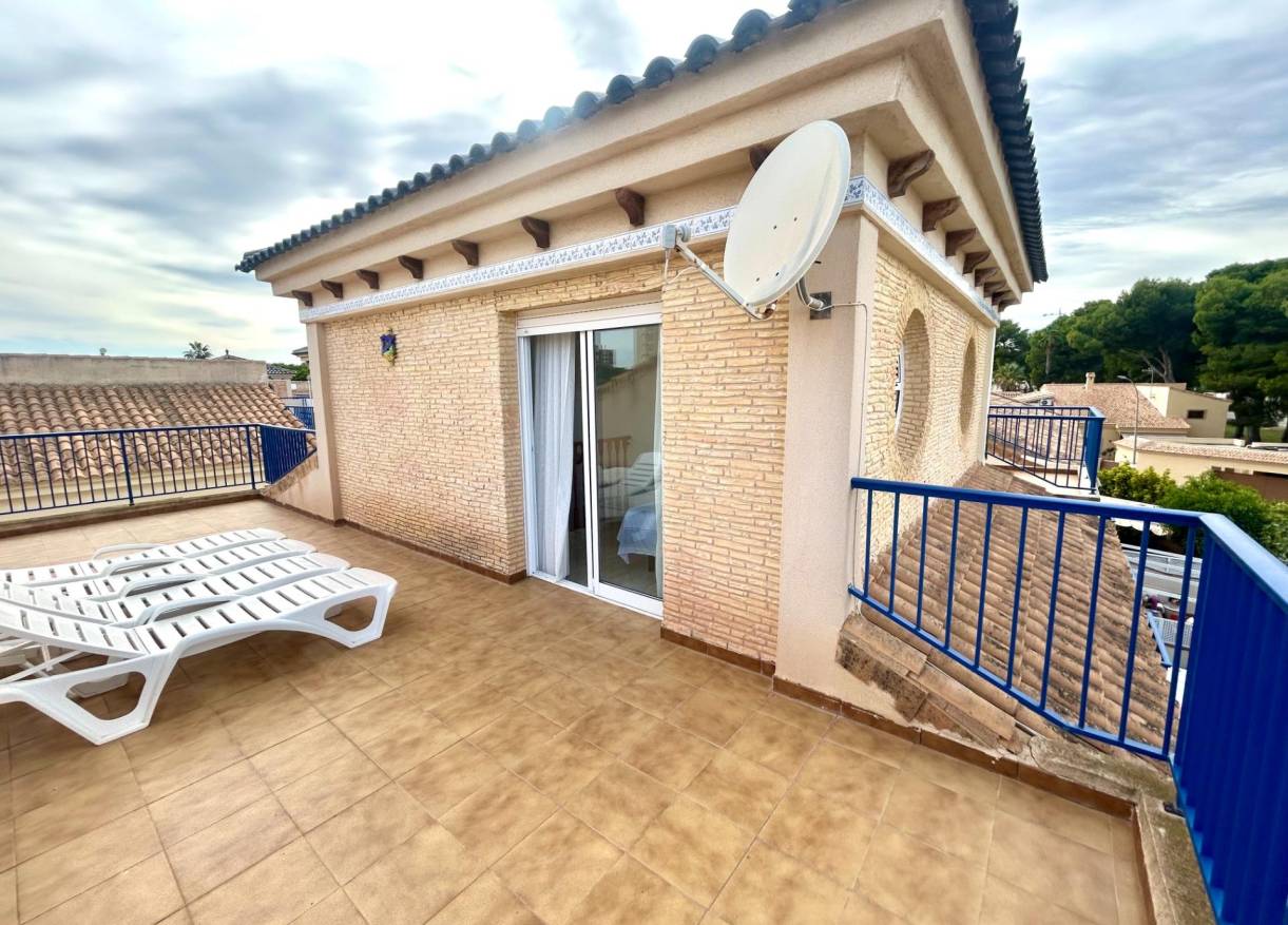 Bestaand - Townhouse / Semi-detached - Orihuela Costa - Campoamor
