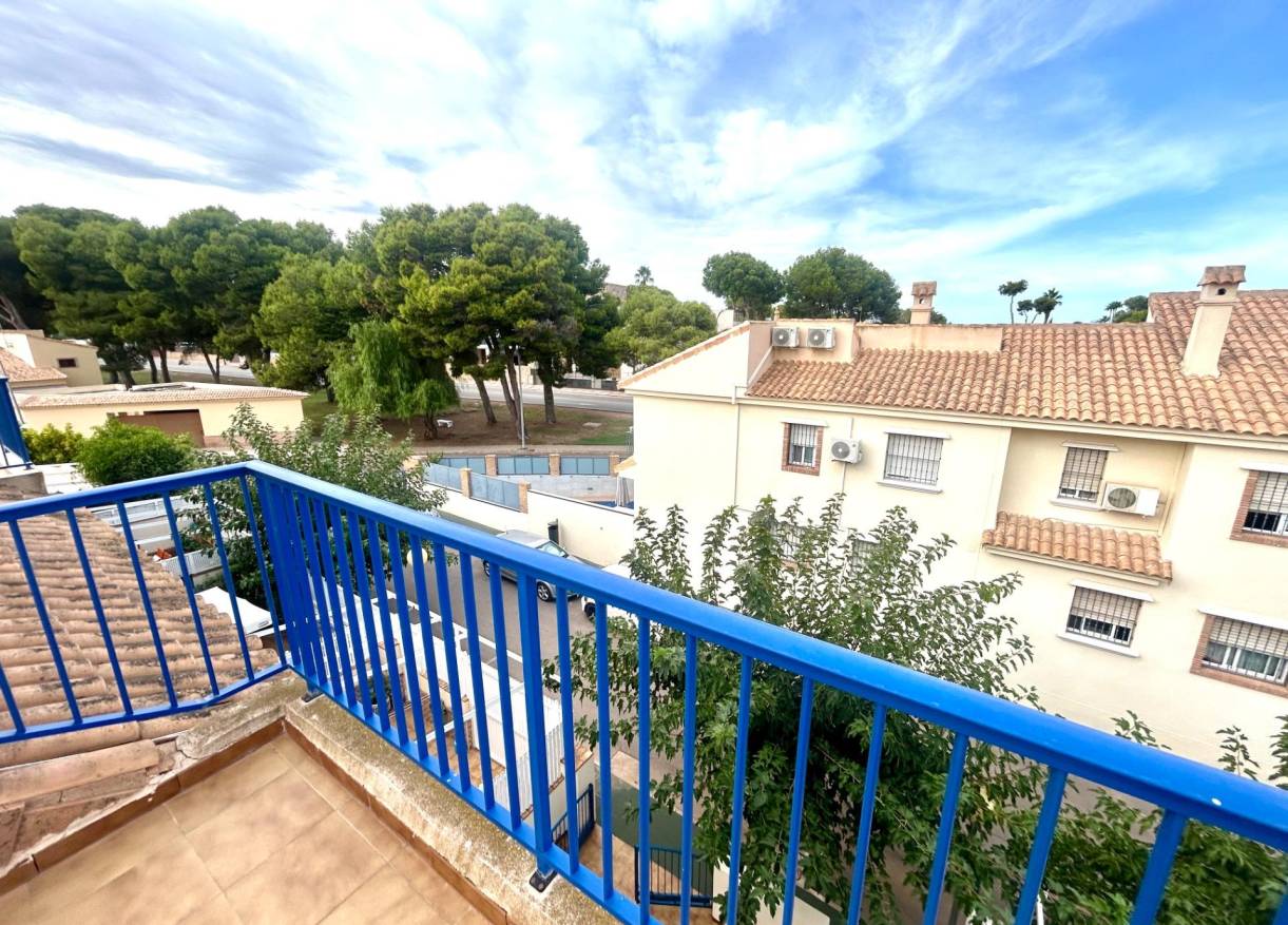 Bestaand - Townhouse / Semi-detached - Orihuela Costa - Campoamor