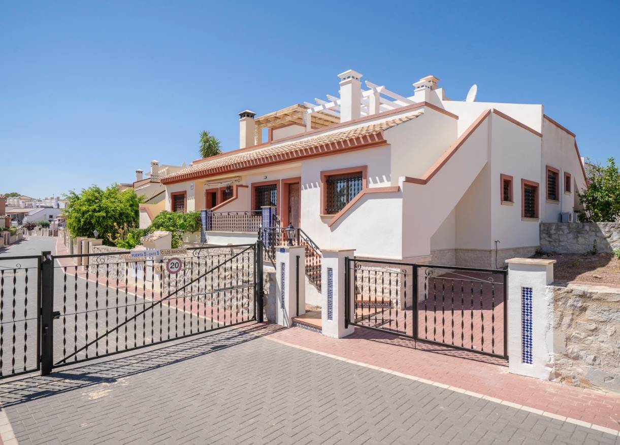 Bestaand - Townhouse / Semi-detached - San Miguel de Salinas - San Miguel
