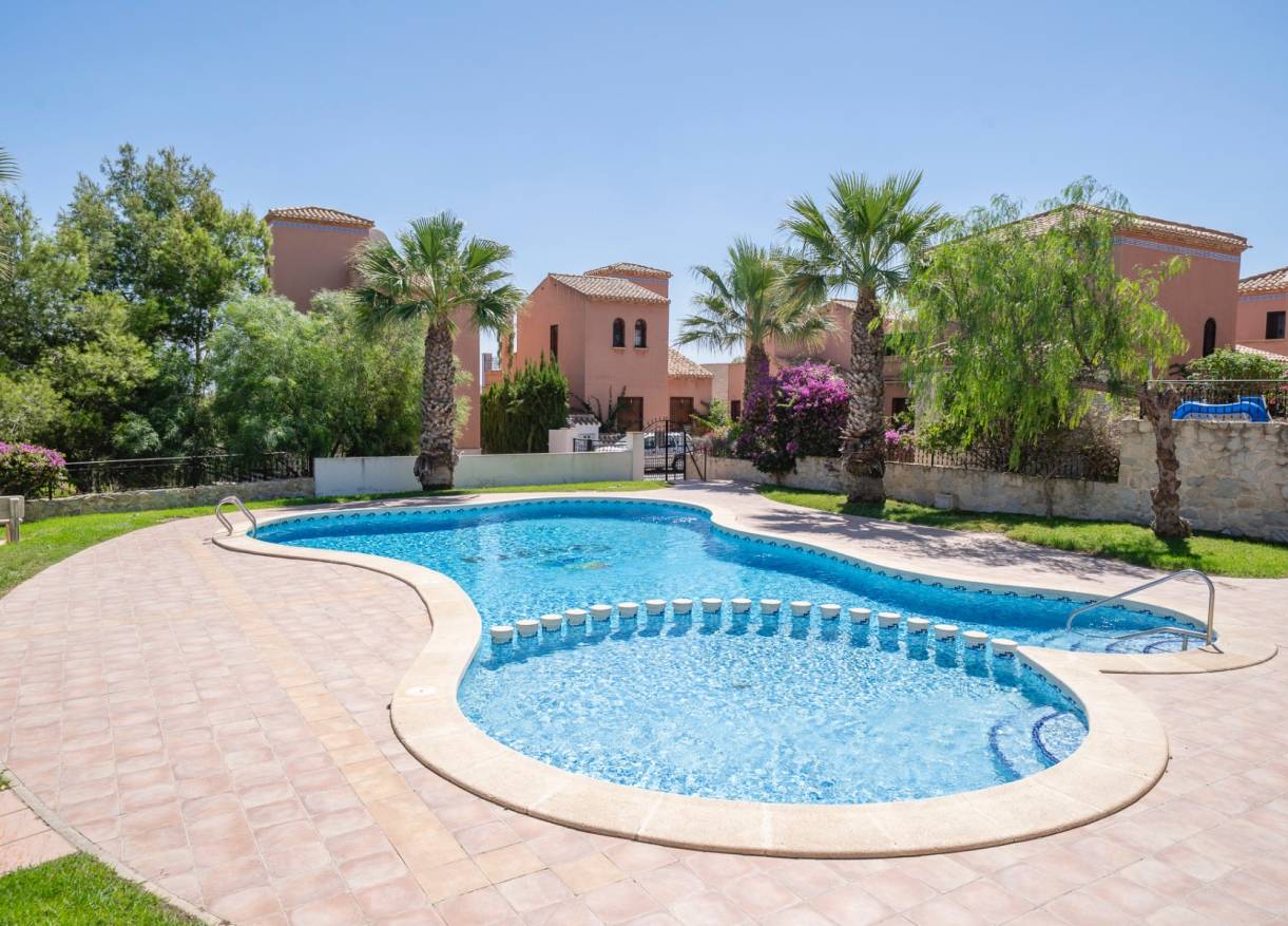 Bestaand - Townhouse / Semi-detached - San Miguel de Salinas - San Miguel