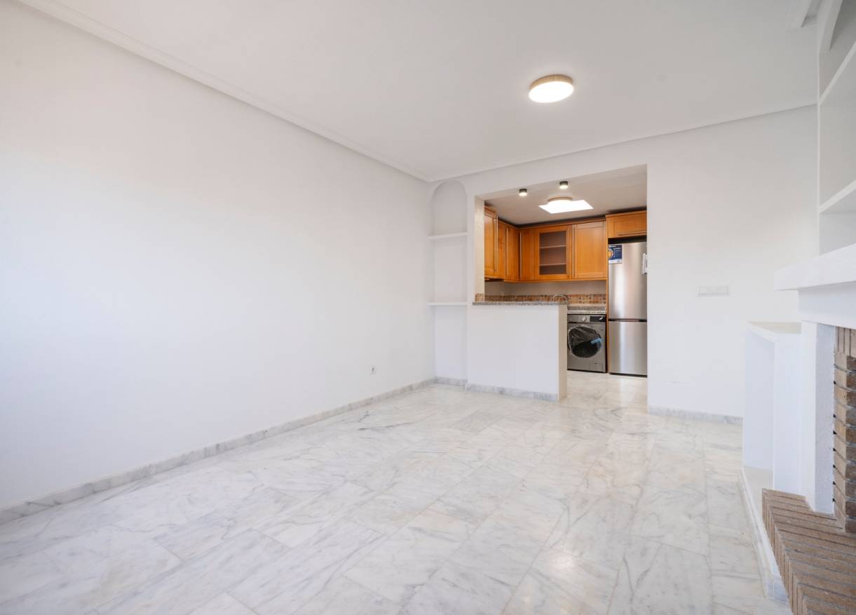 Bestaand - Townhouse / Semi-detached - San Miguel de Salinas - San Miguel