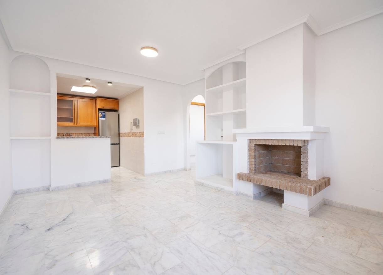 Bestaand - Townhouse / Semi-detached - San Miguel de Salinas - San Miguel