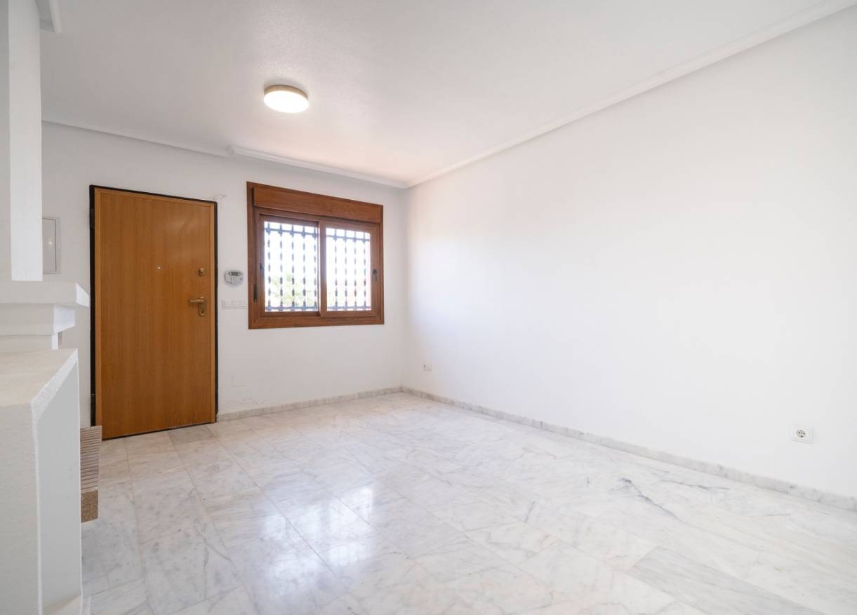 Bestaand - Townhouse / Semi-detached - San Miguel de Salinas - San Miguel