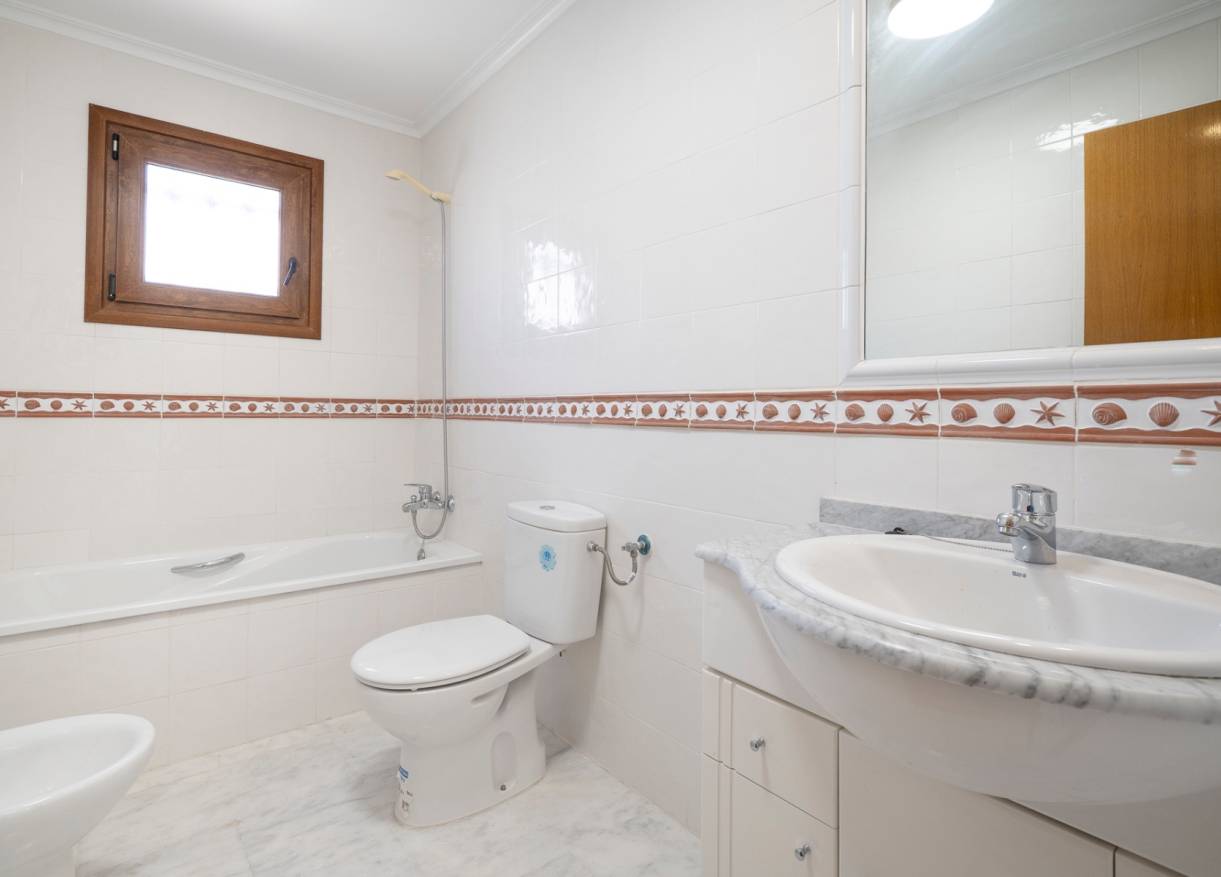 Bestaand - Townhouse / Semi-detached - San Miguel de Salinas - San Miguel