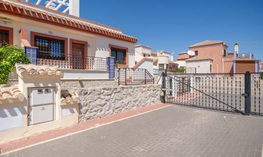 Bestaand - Townhouse / Semi-detached - San Miguel de Salinas - San Miguel