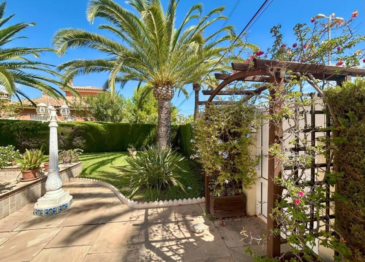 Bestaand - Villa - Orihuela Costa - Cabo Roig