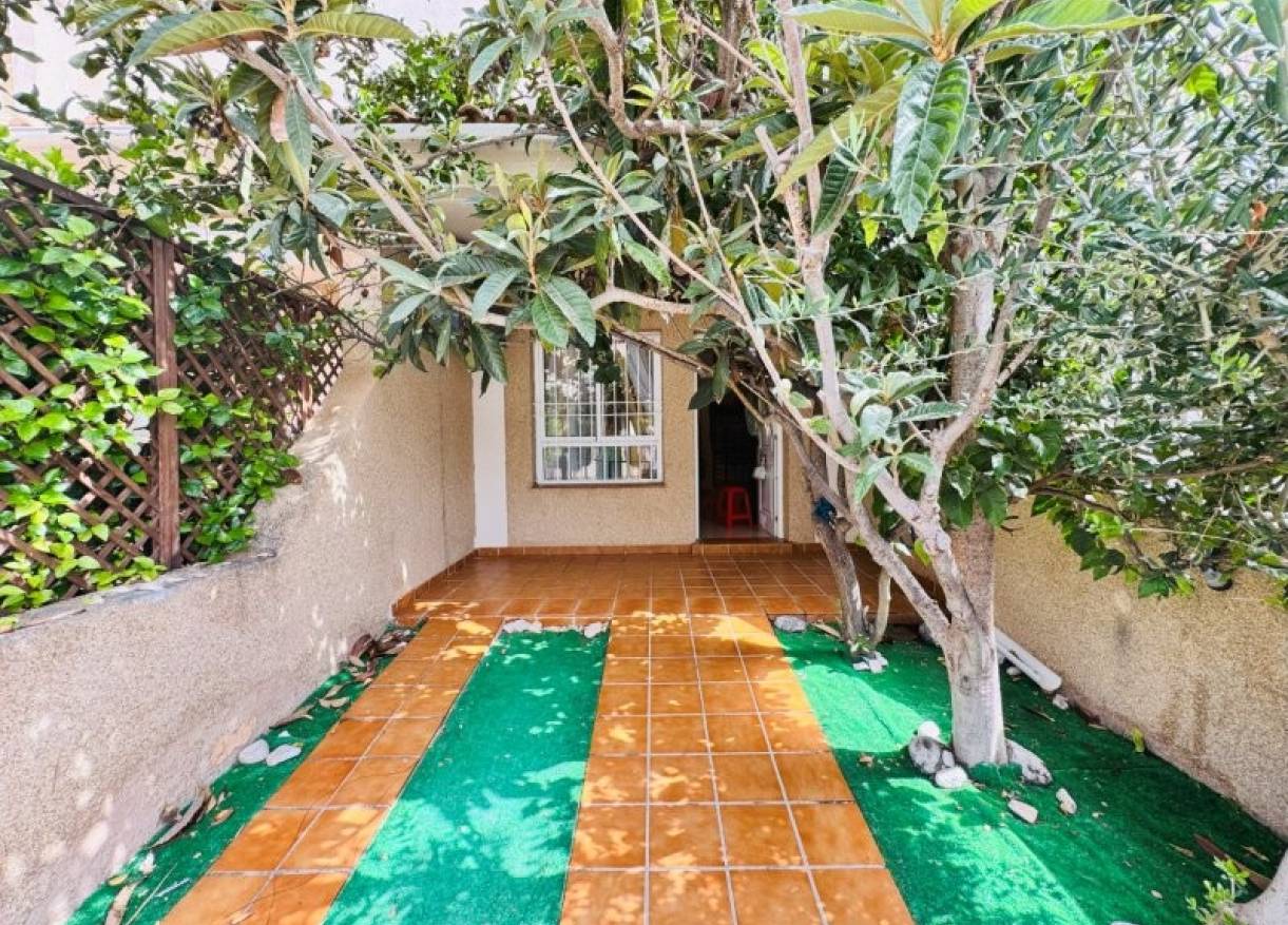 Bestaand - Townhouse / Semi-detached - Torrevieja - Aguas Nuevas