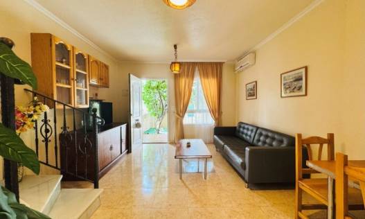 Bestaand - Townhouse / Semi-detached - Torrevieja - Aguas Nuevas