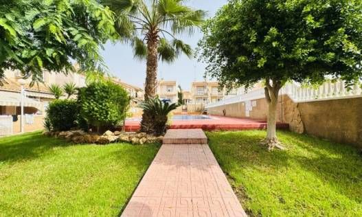 Bestaand - Townhouse / Semi-detached - Torrevieja - Aguas Nuevas