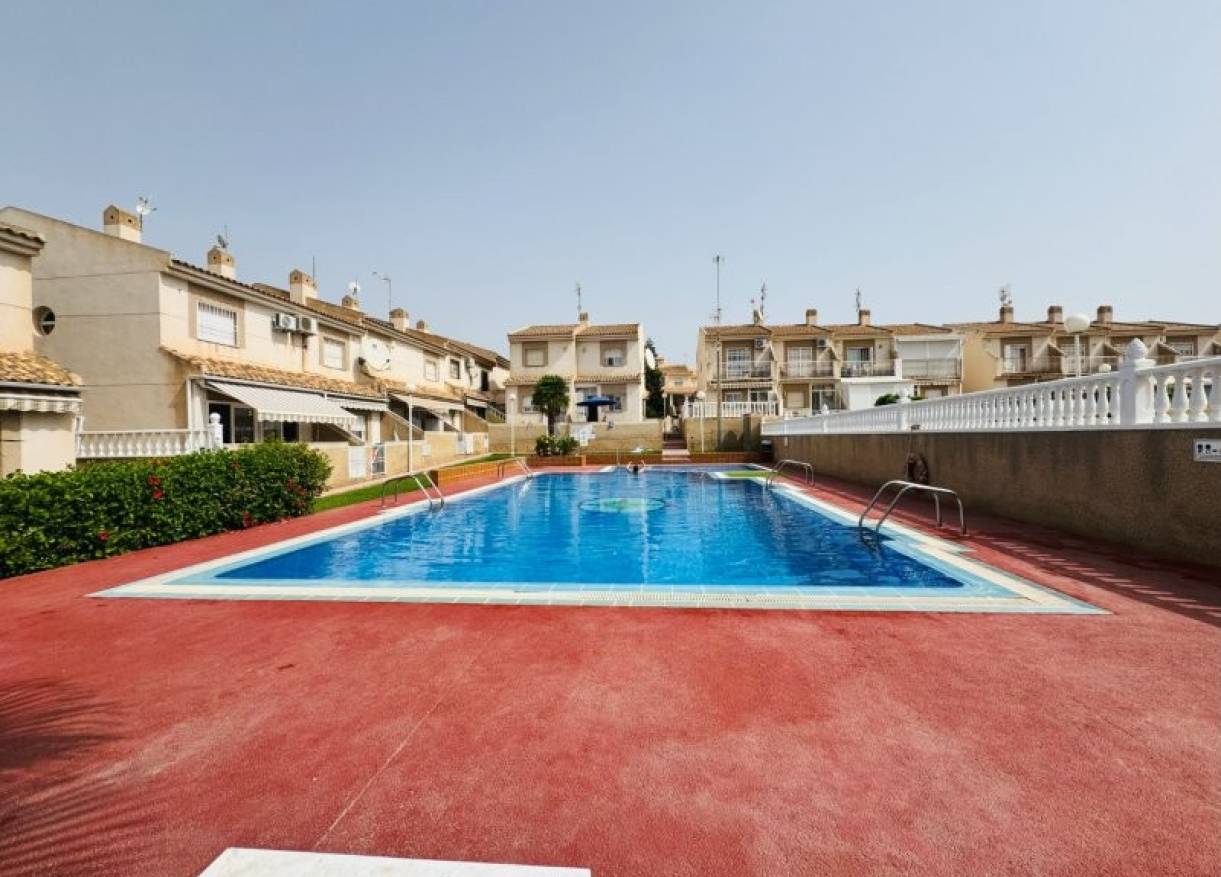 Bestaand - Townhouse / Semi-detached - Torrevieja - Aguas Nuevas