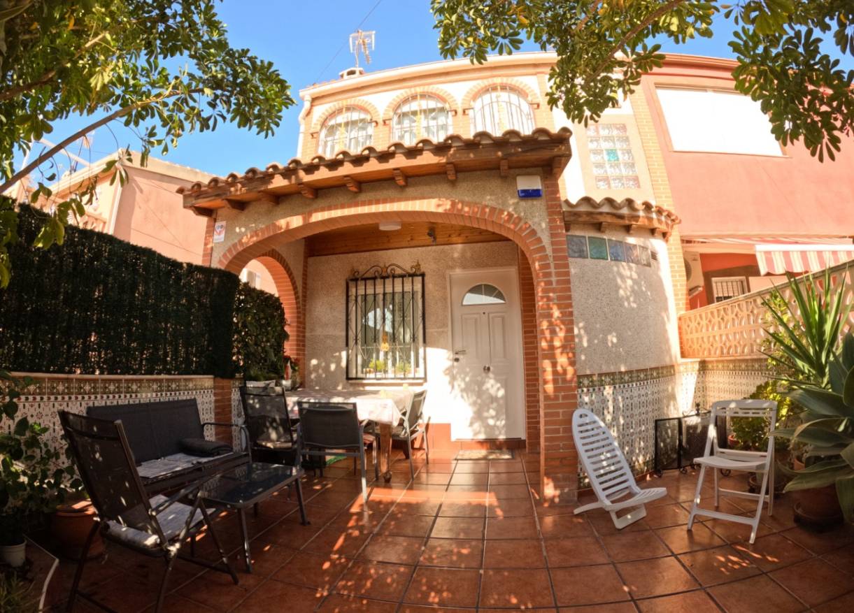 Bestaand - Terraced house / Townhouse - Torrevieja - El Acequión - Los Náufragos