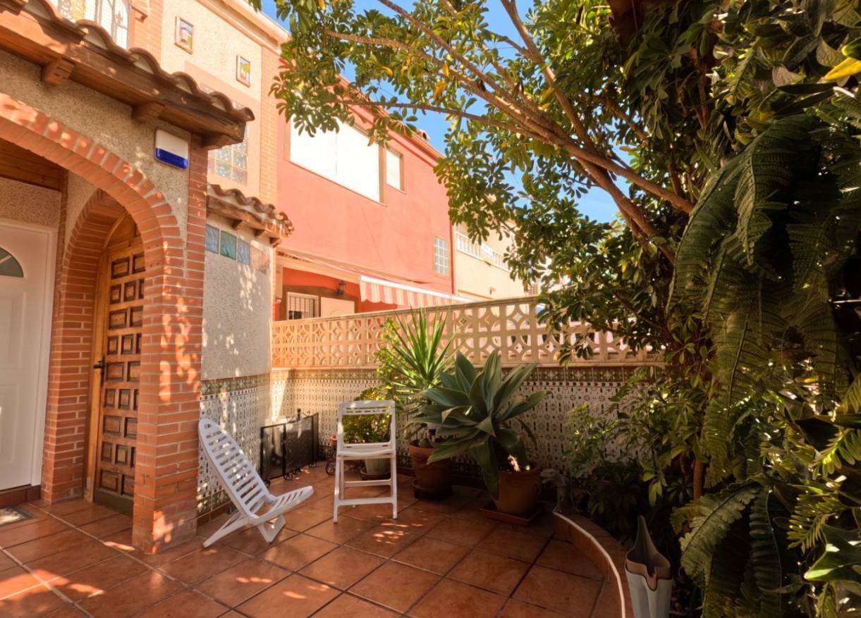 Bestaand - Terraced house / Townhouse - Torrevieja - El Acequión - Los Náufragos