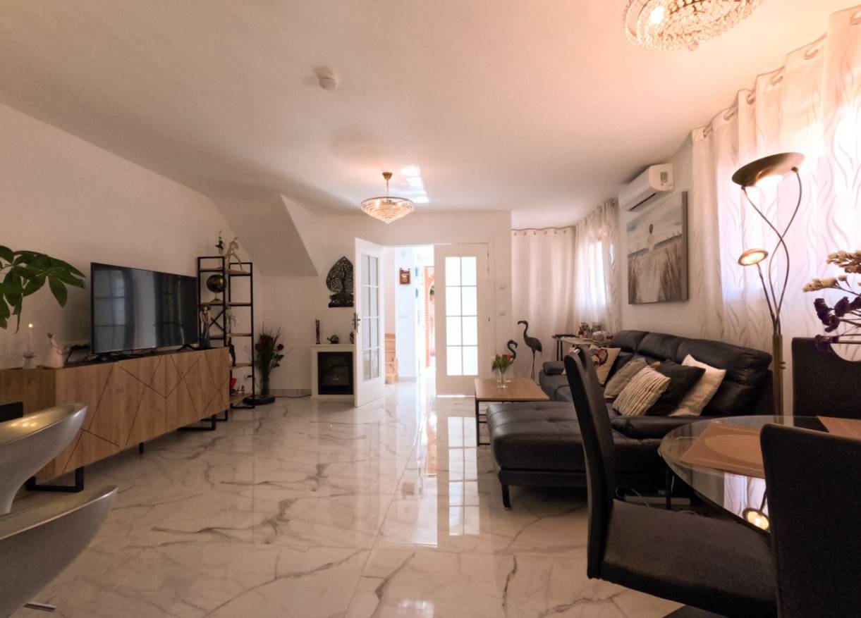 Bestaand - Terraced house / Townhouse - Torrevieja - El Acequión - Los Náufragos