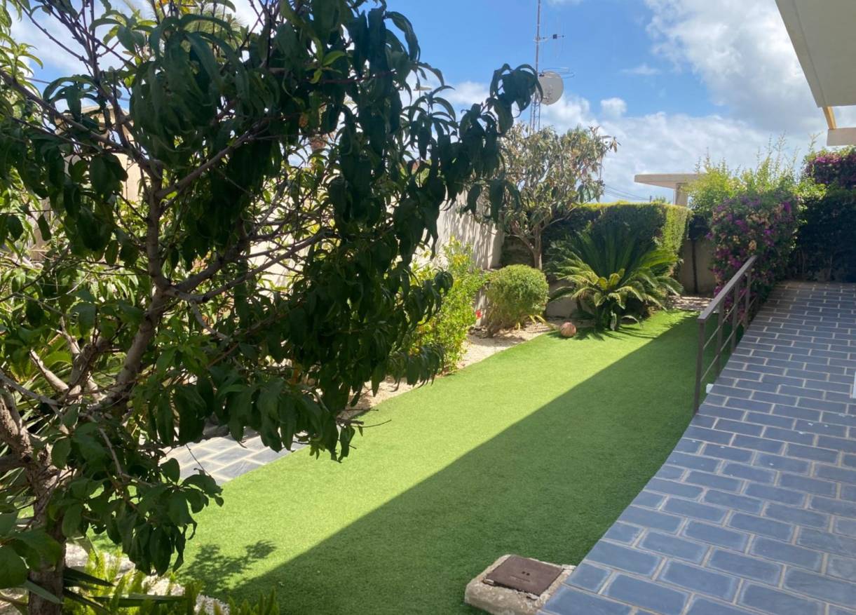 Bestaand - Terraced house / Townhouse - Orihuela Costa - Mil Palmeras