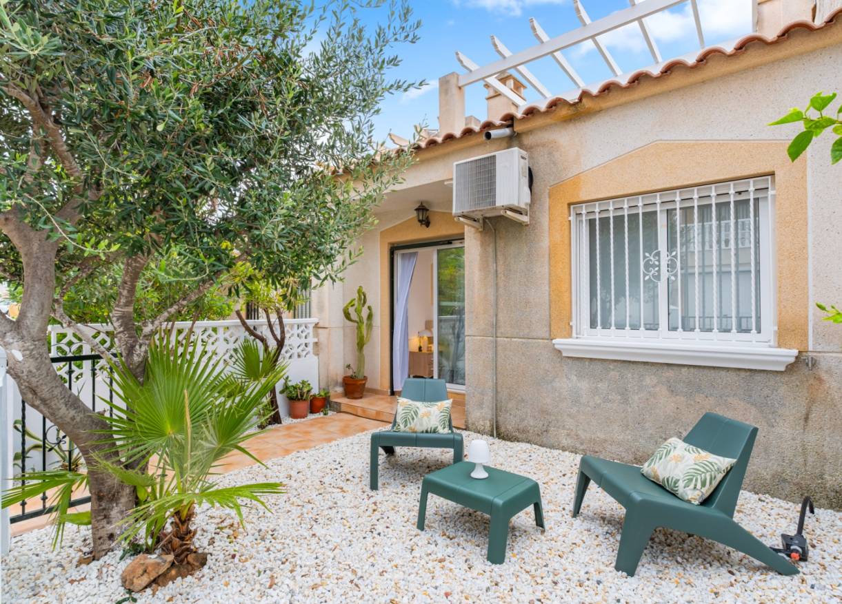 Bestaand - Townhouse / Semi-detached - Orihuela Costa - Villamartin