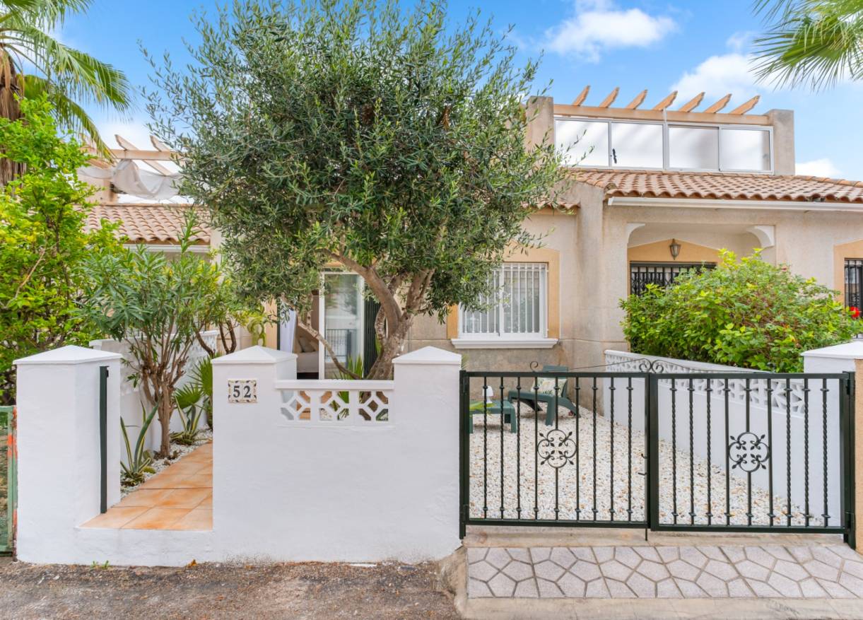 Bestaand - Townhouse / Semi-detached - Orihuela Costa - Villamartin