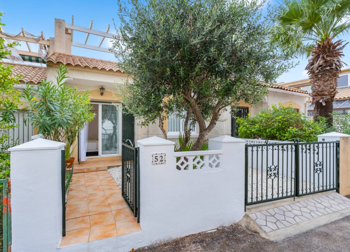Bestaand - Townhouse / Semi-detached - Orihuela Costa - Villamartin