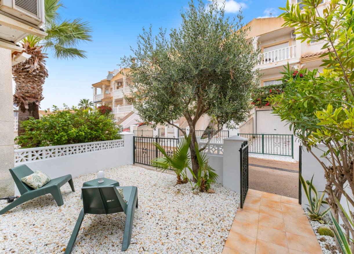 Bestaand - Townhouse / Semi-detached - Orihuela Costa - Villamartin