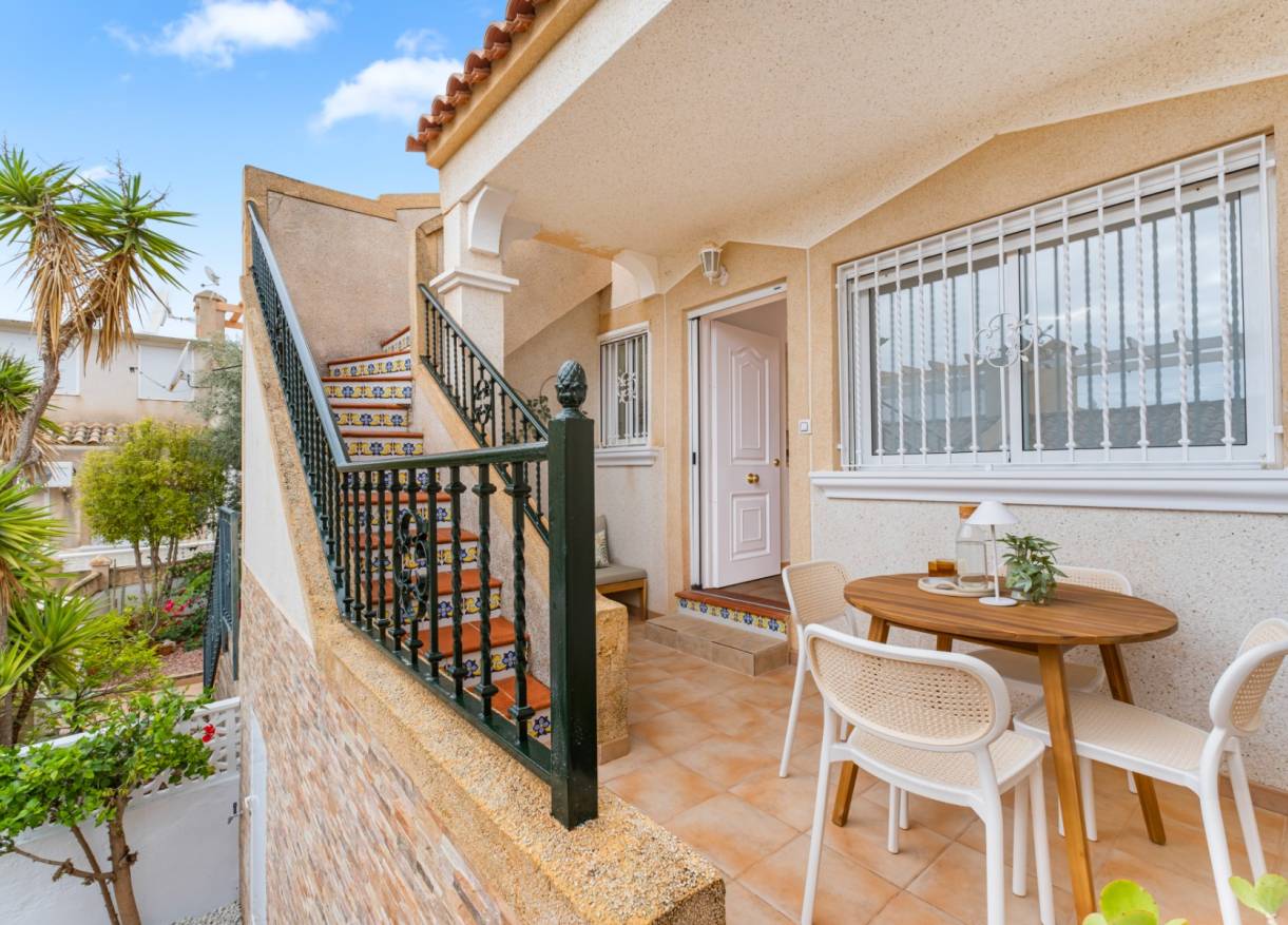 Bestaand - Townhouse / Semi-detached - Orihuela Costa - Villamartin
