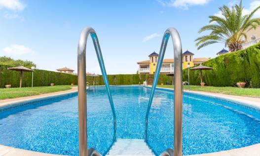 Bestaand - Townhouse / Semi-detached - Orihuela Costa - Villamartin