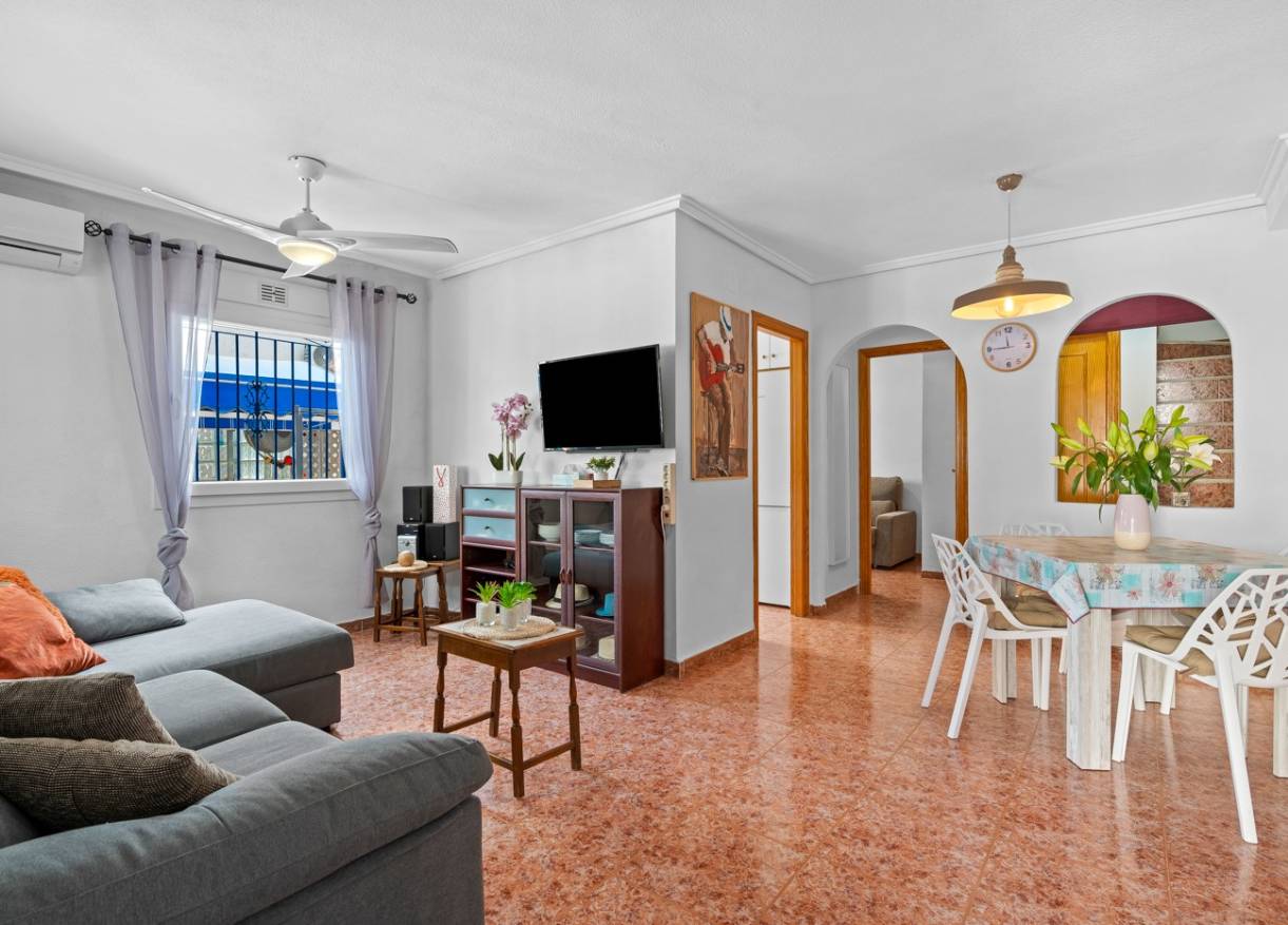 Bestaand - Townhouse / Semi-detached - Torrevieja - Habaneras