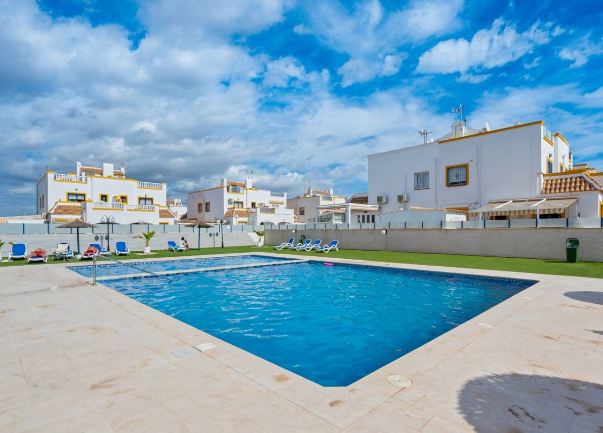 Bestaand - Townhouse / Semi-detached - Torrevieja - Habaneras