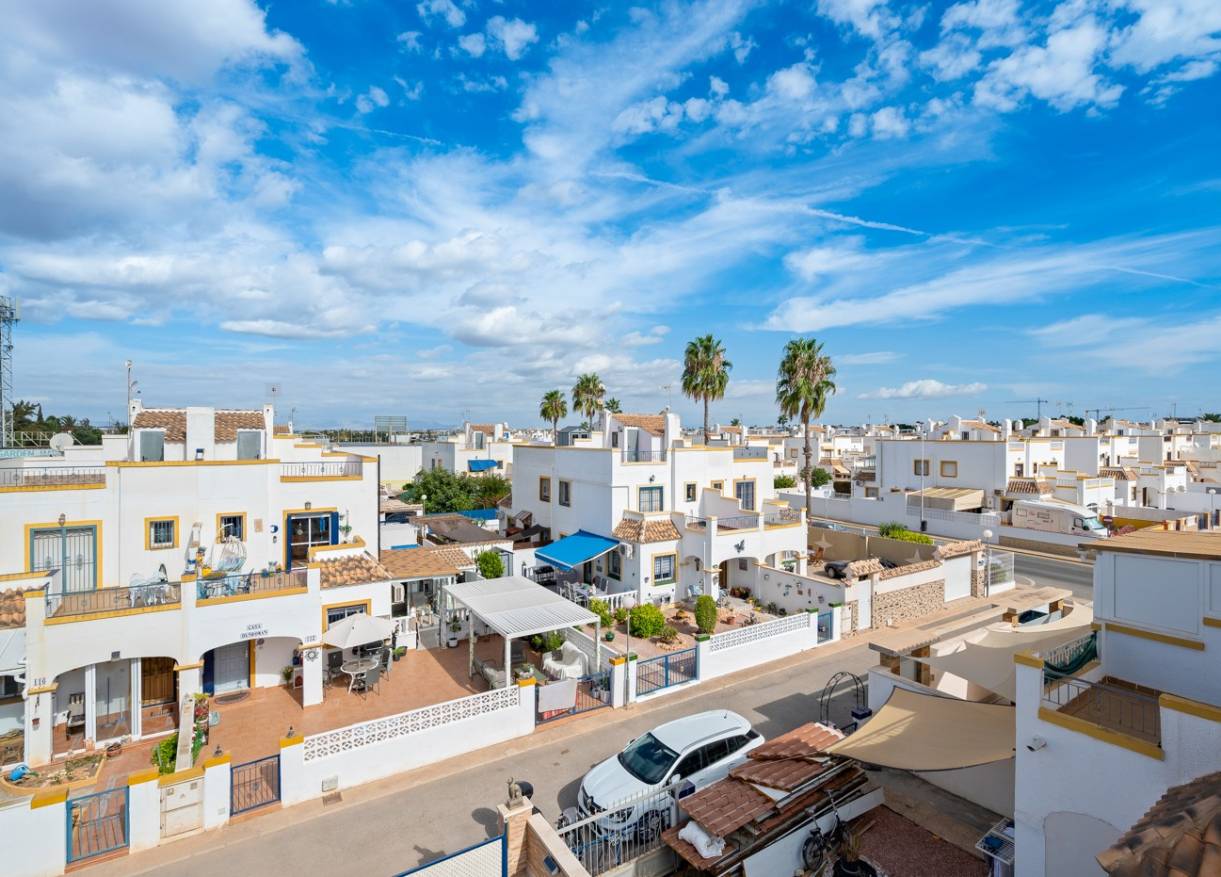 Bestaand - Townhouse / Semi-detached - Torrevieja - Habaneras