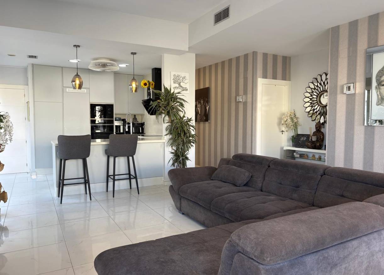 Bestaand - Villa - Orihuela Costa - Villamartin