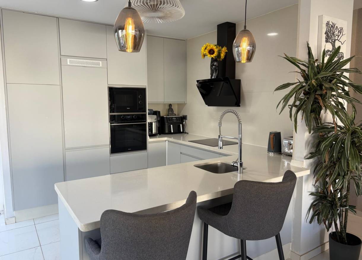 Bestaand - Villa - Orihuela Costa - Villamartin