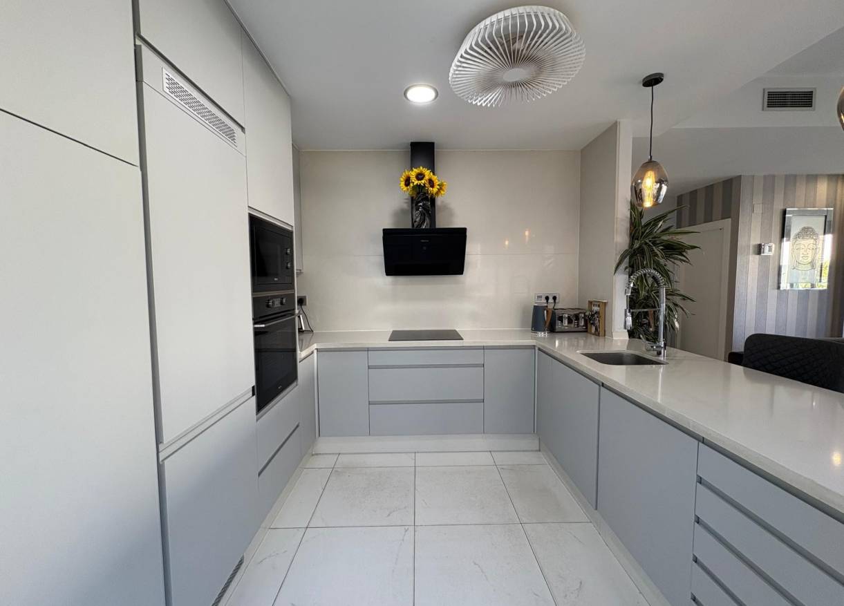 Bestaand - Villa - Orihuela Costa - Villamartin