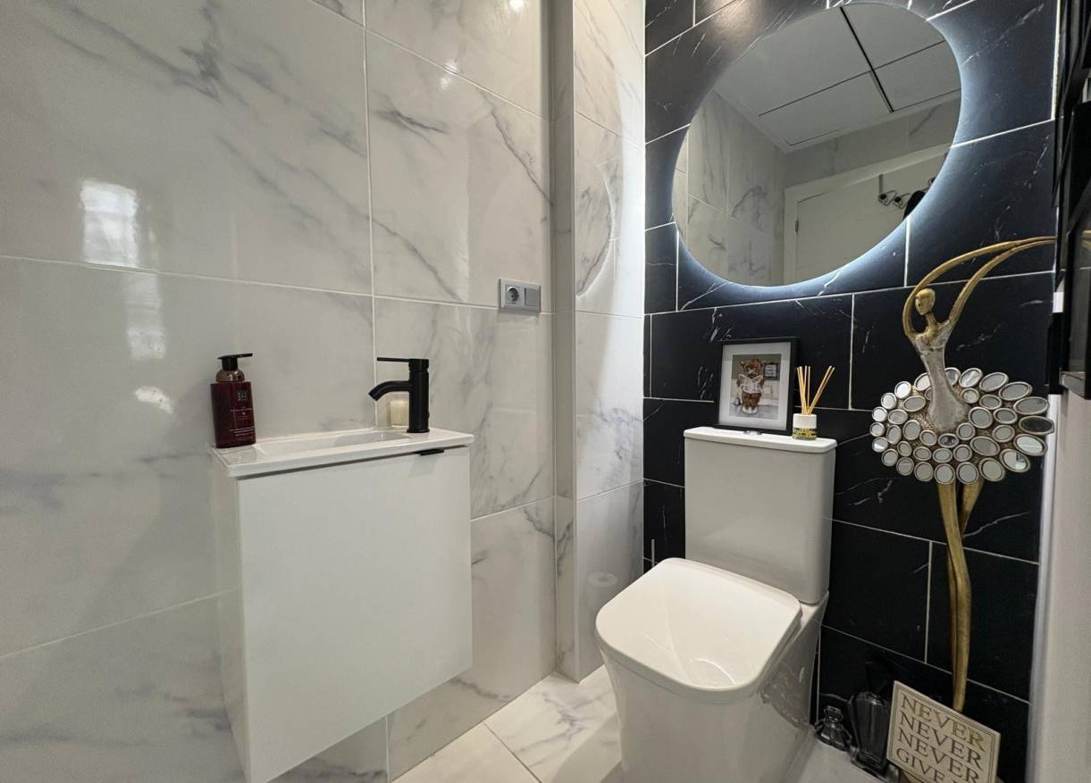 Bestaand - Villa - Orihuela Costa - Villamartin