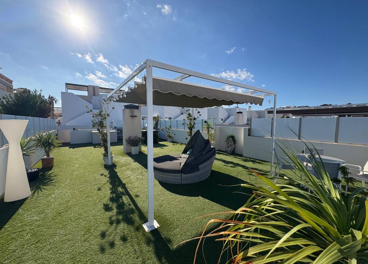 Bestaand - Villa - Orihuela Costa - Villamartin