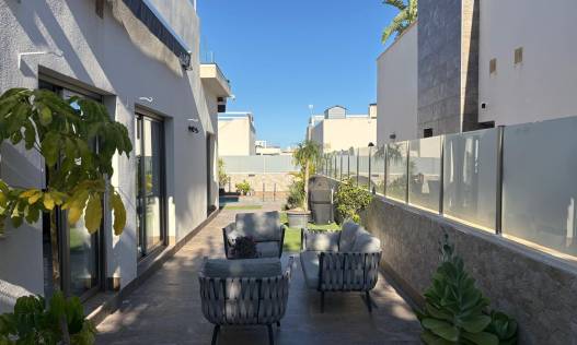 Bestaand - Villa - Orihuela Costa - Villamartin