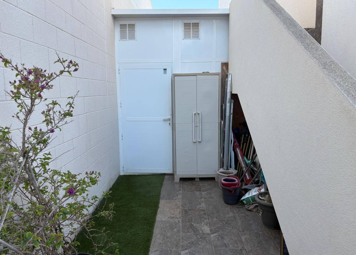 Bestaand - Villa - Orihuela Costa - Villamartin