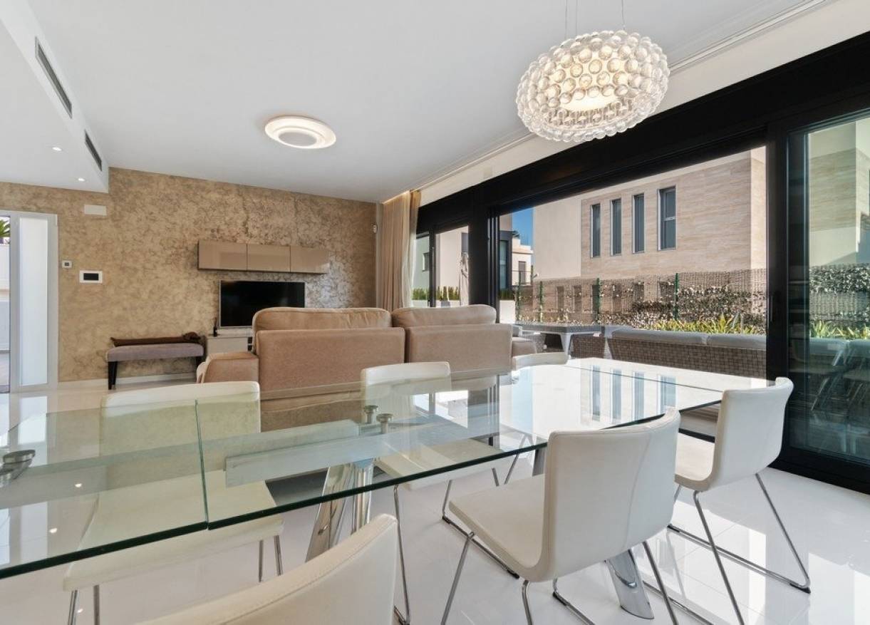 Bestaand - Villa - Orihuela Costa - Agua Marina