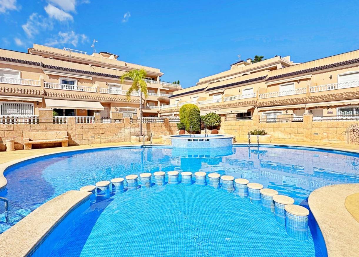 Bestaand - Townhouse / Semi-detached - Orihuela Costa - Villamartin