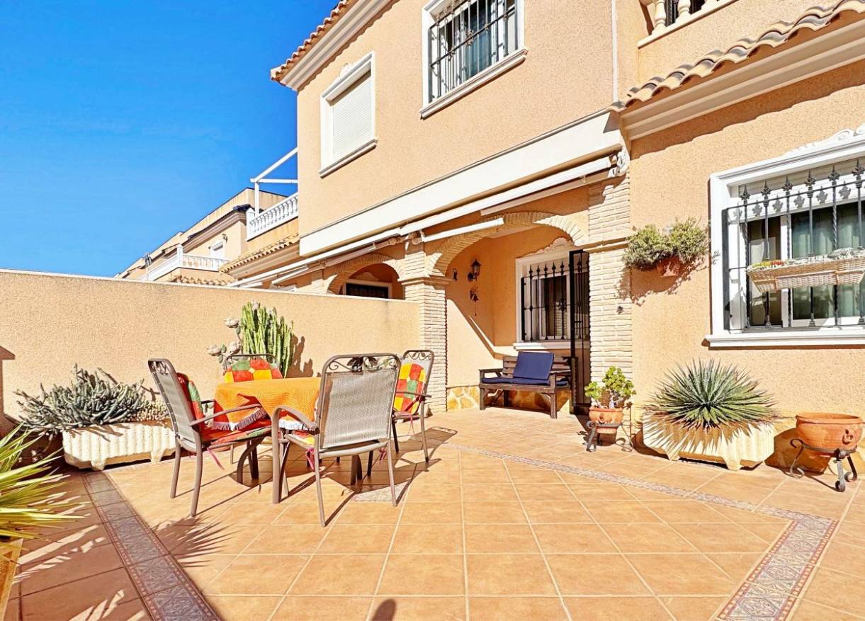 Bestaand - Townhouse / Semi-detached - Orihuela Costa - Villamartin
