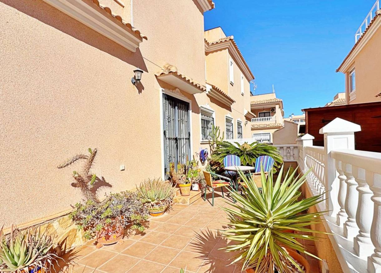 Bestaand - Townhouse / Semi-detached - Orihuela Costa - Villamartin