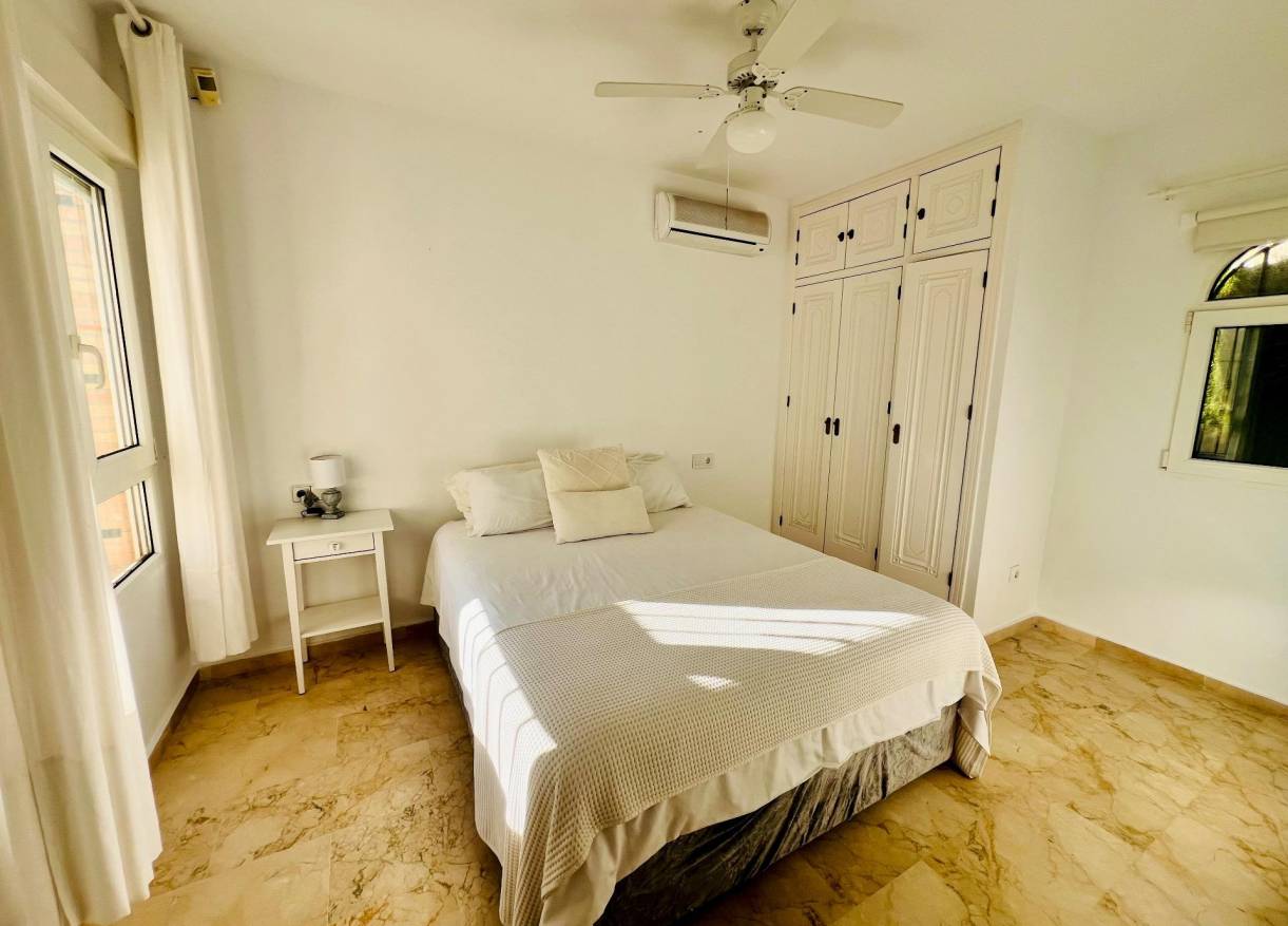 Bestaand - Villa - Orihuela Costa - Lomas de Campoamor-Las Ramblas