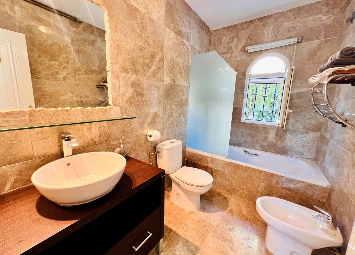 Bestaand - Villa - Orihuela Costa - Lomas de Campoamor-Las Ramblas