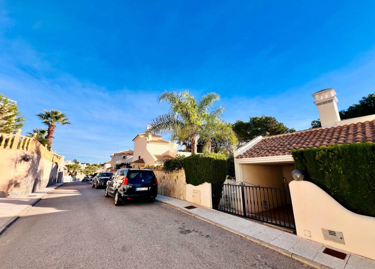 Bestaand - Villa - Orihuela Costa - Lomas de Campoamor-Las Ramblas