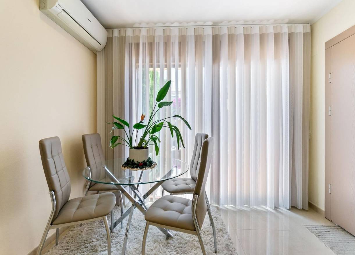 Bestaand - Townhouse / Semi-detached - Torrevieja - Aguas Nuevas