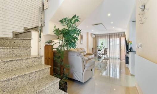 Bestaand - Townhouse / Semi-detached - Torrevieja - Aguas Nuevas