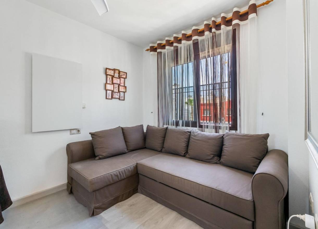 Bestaand - Townhouse / Semi-detached - Torrevieja - Aguas Nuevas