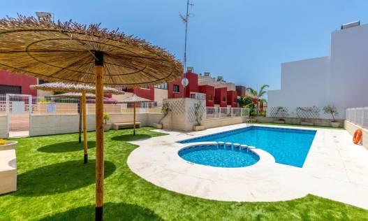 Bestaand - Townhouse / Semi-detached - Torrevieja - Aguas Nuevas
