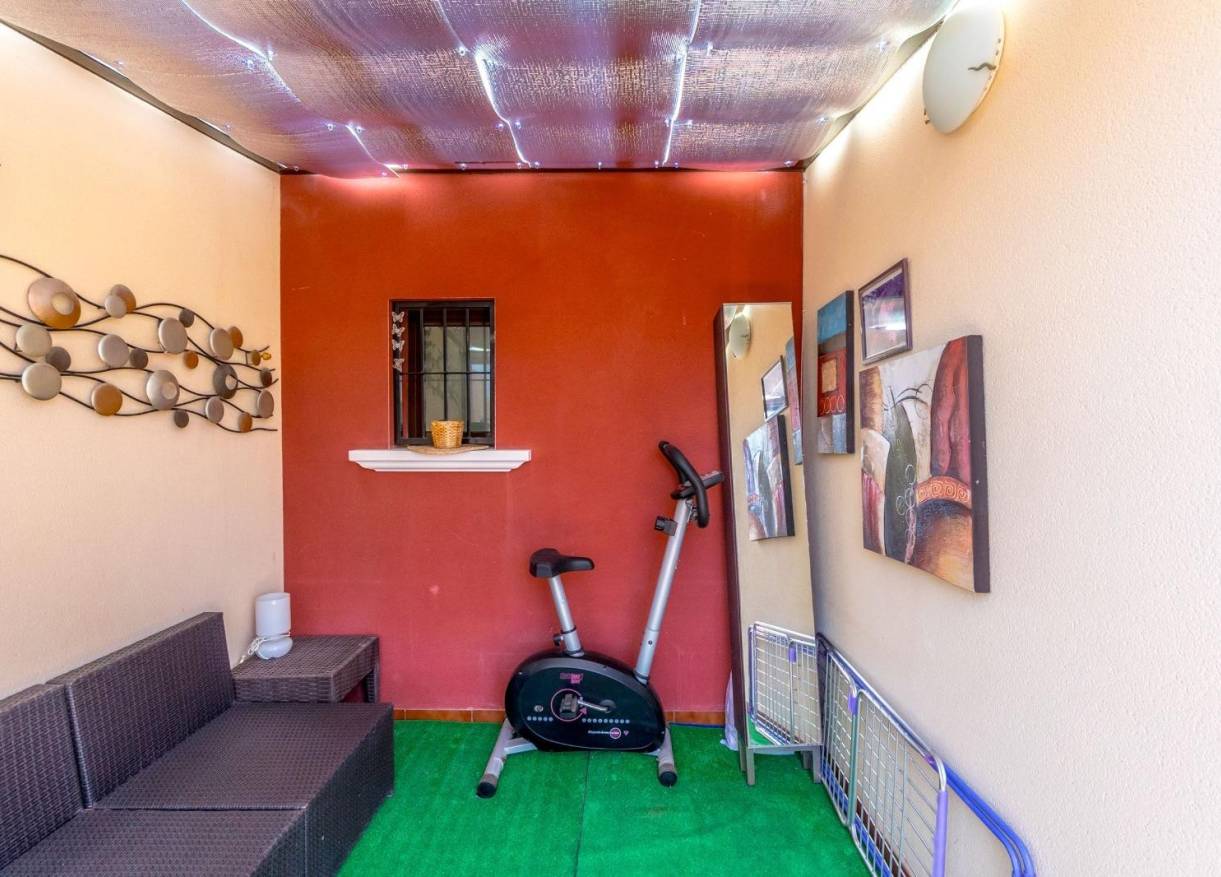 Bestaand - Townhouse / Semi-detached - Torrevieja - Aguas Nuevas